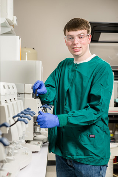 Alex Beall is a student intern in the Genomics Laboratory, Cancer Research Technology Program.