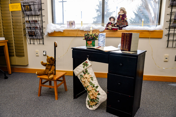 The Scientific Library’s rendition of “A Christmas Carol” used antique items to recreate the look and feel of a 19th-century Christmas