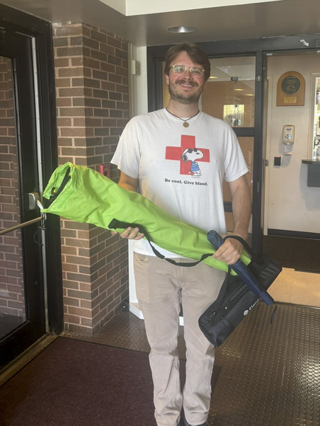 Participant Jonathan Kitzrow found one of the suns and won a raffle drawing. (Photo by authors.)