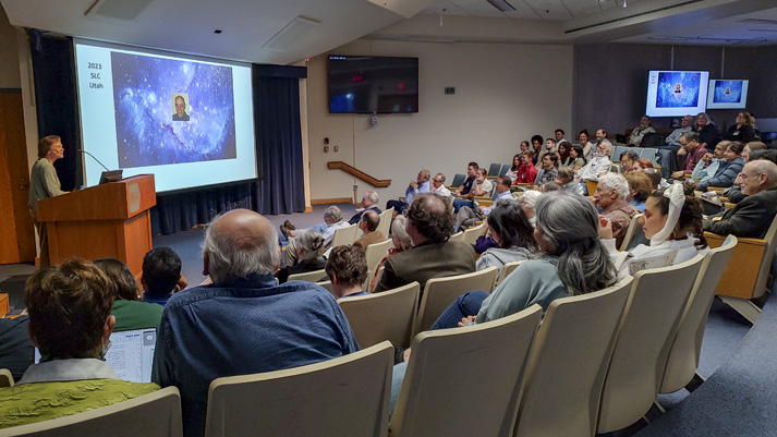 “Thank you, Alan, for being the center of our universe and of the retrovirus field!” said speaker Karin Musier-Forsyth with a smile, while showing the audience a slide of the NGC 346 star cluster with Rein’s photo in the center. (Photo by Samuel Lopez)