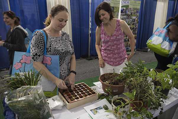 The NCI at Frederick’s R&W Club and Green Team partnered with the USDA to sponsor a plant exchange at this year’s equipment and supplies expo.