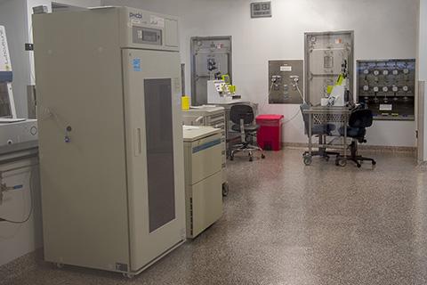 Photo of new CAR T cell lab at the Advanced Technology Research Facility.