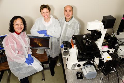 Wei-Shau Hu, Ph.D., with co-authors  Olga Nikolaitchik, Ph.D., and Jianbo Chen