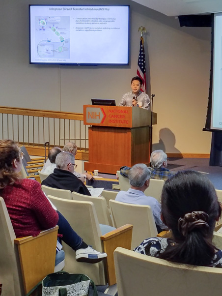 Yuta Hikichi, Ph.D., addresses the audience. His presentation won a Fellows Travel Award. (Photo by Samuel Lopez.)
